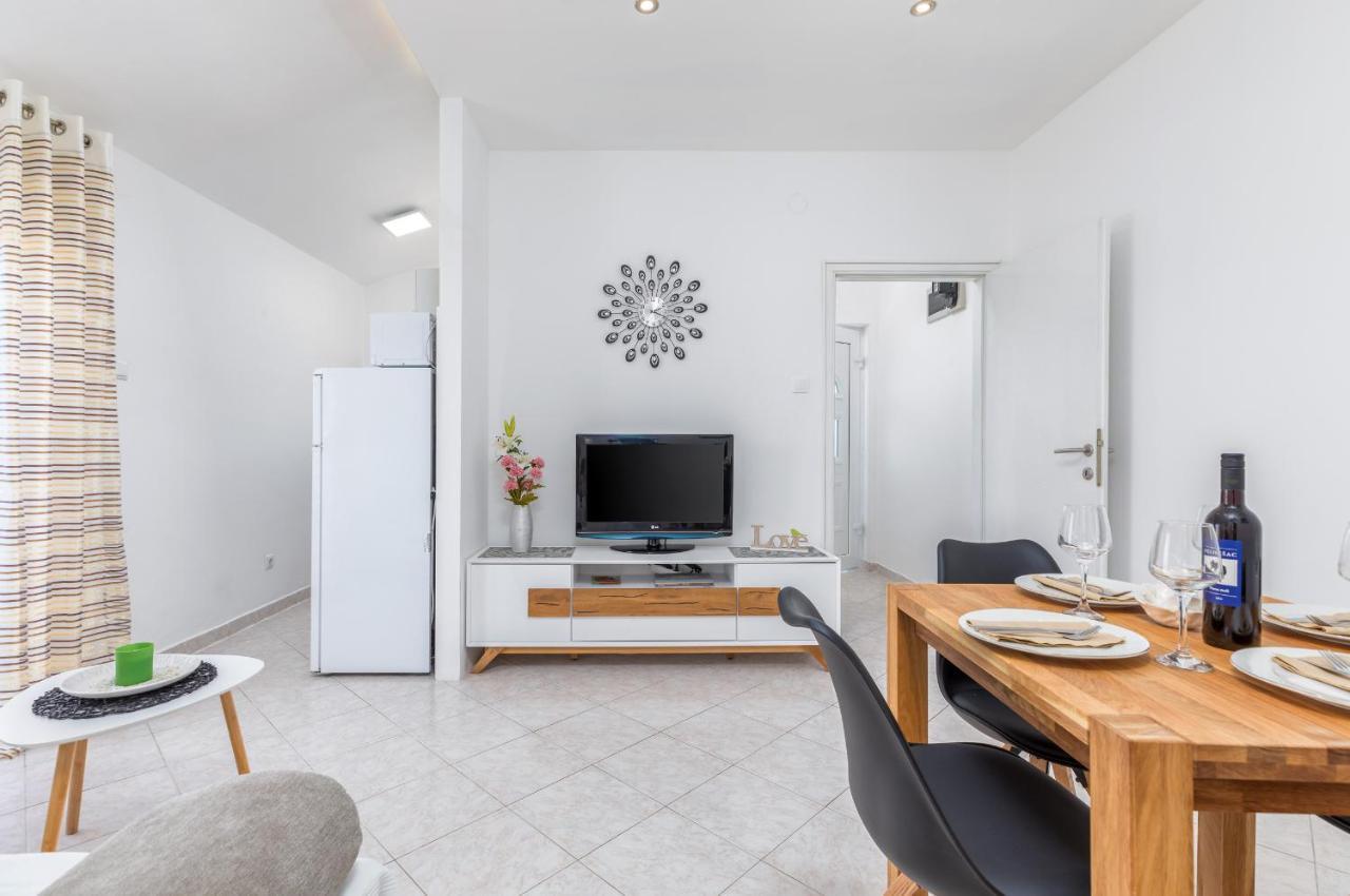Apartmani Magdalena Pula Exterior photo